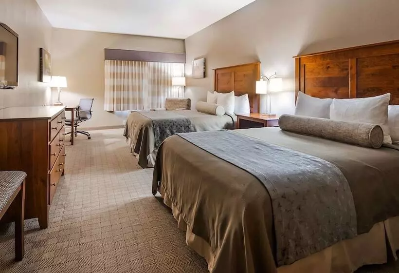 Green Mill Village Hotel & Suites, Bw Signature Collection
