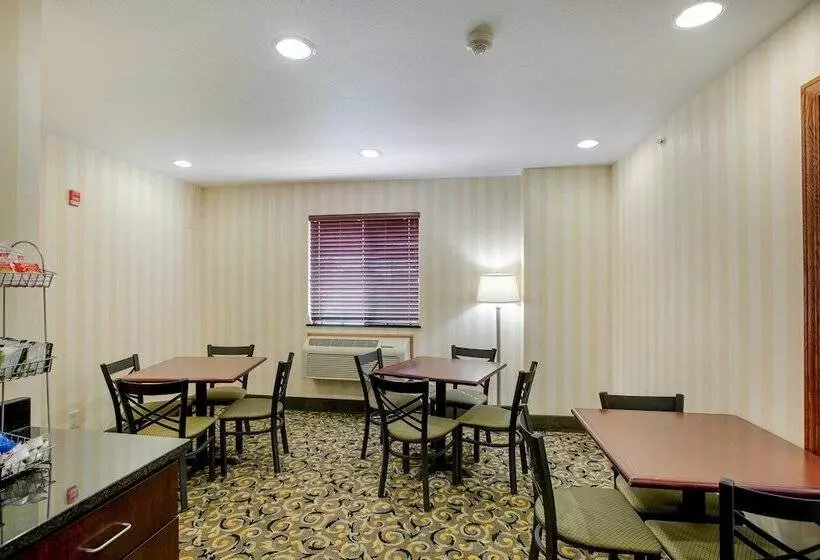 فندق Cobblestone Inn & Suites  Clintonville