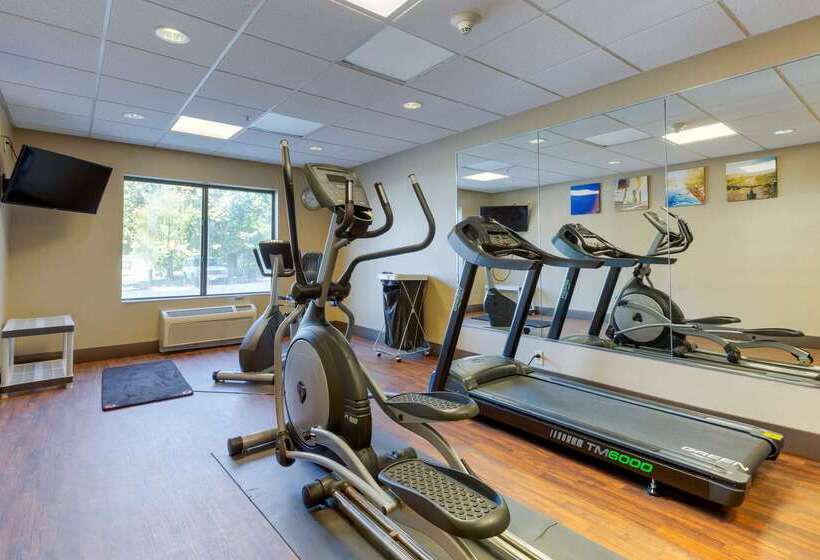 Отель Comfort Inn & Suites Cambridge