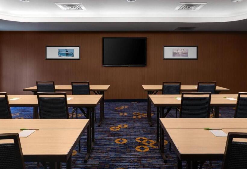 בית מלון כפרי Courtyard By Marriott Portland Airport