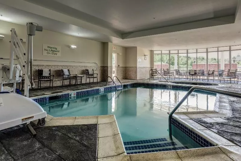 호텔 Courtyard By Marriott Hadley Amherst