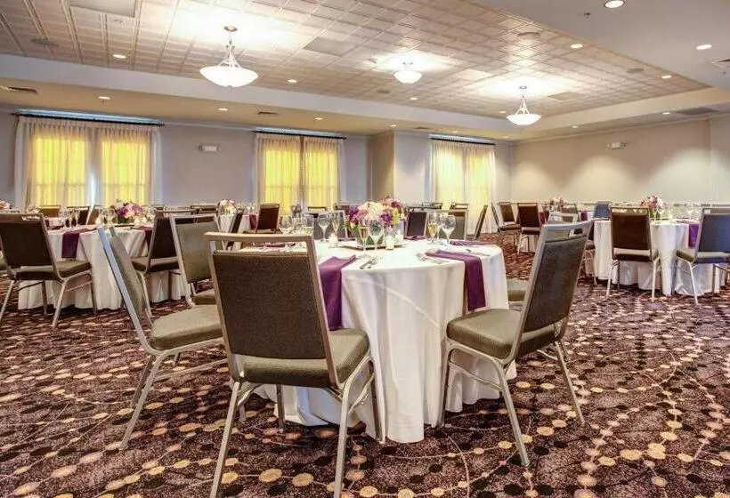 호텔 Courtyard By Marriott Hadley Amherst