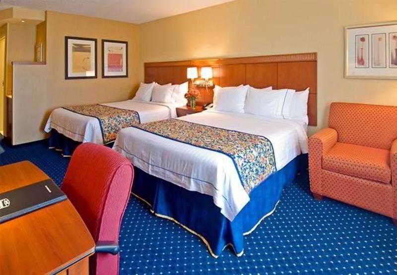 בית מלון כפרי Courtyard By Marriott Harrisburg West/mechanicsburg