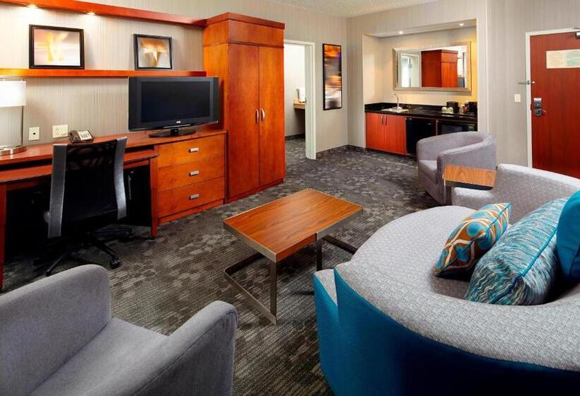 Отель Courtyard Pittsburgh Greensburg