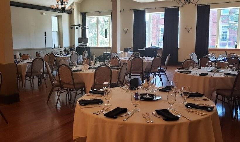 Отель General Francis Marion