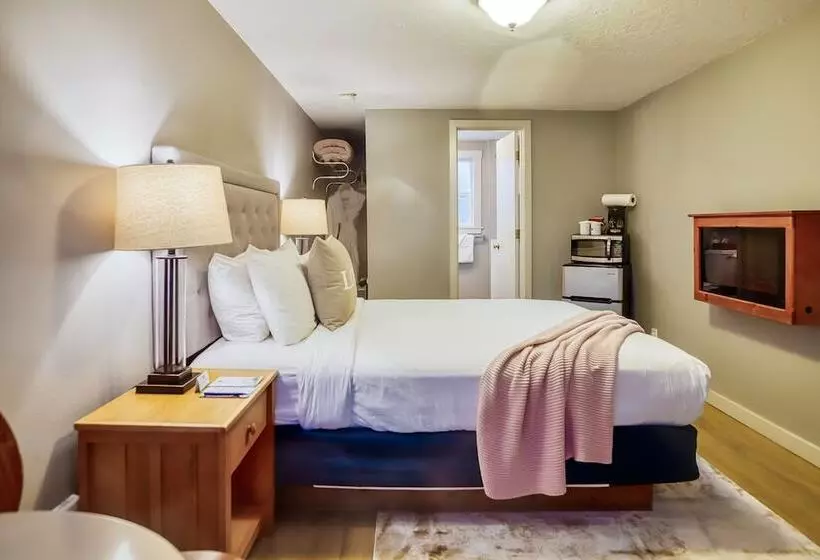 Отель Inn At Haystack Rock