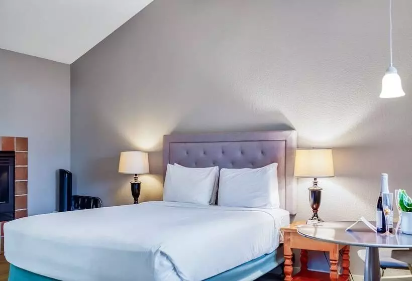 Отель Inn At Haystack Rock