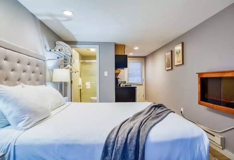 Отель Inn At Haystack Rock