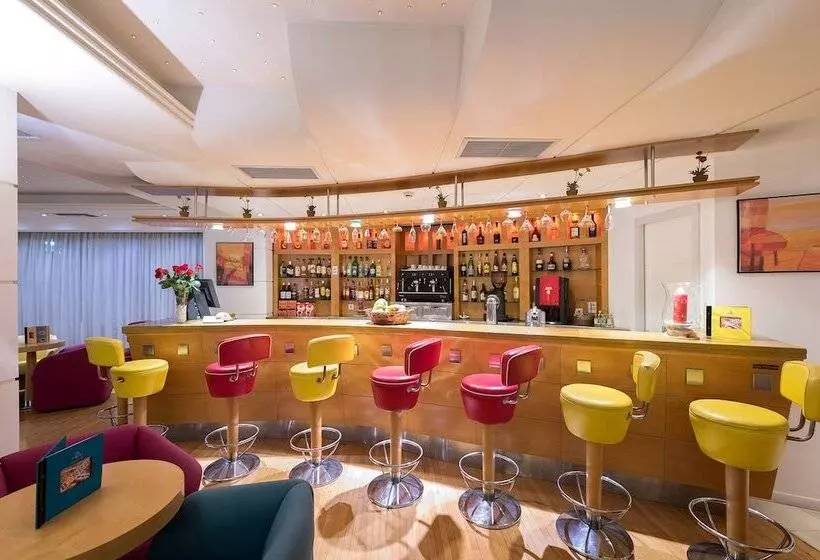 酒店 Poseidon Palace