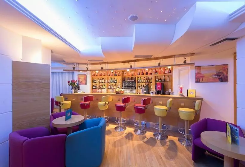 酒店 Poseidon Palace