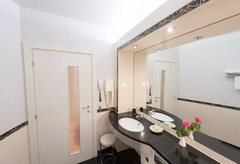 酒店 Poseidon Palace