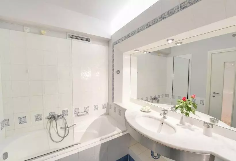 酒店 Poseidon Palace