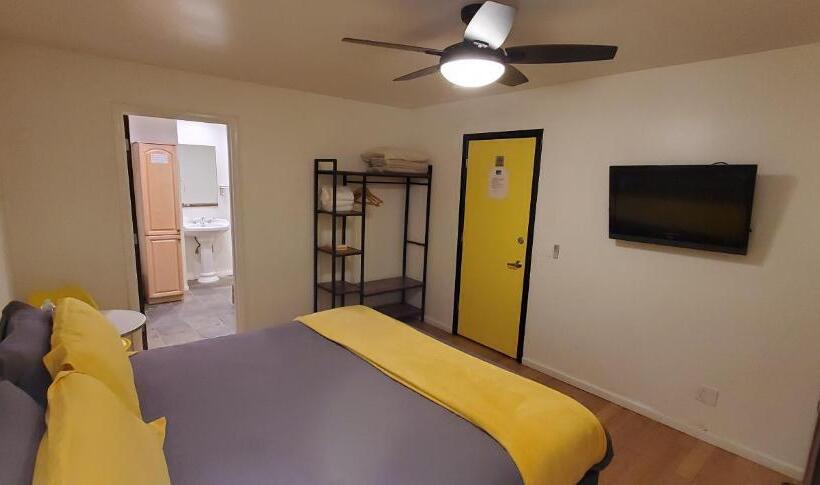 酒店 The Mammoth Inn