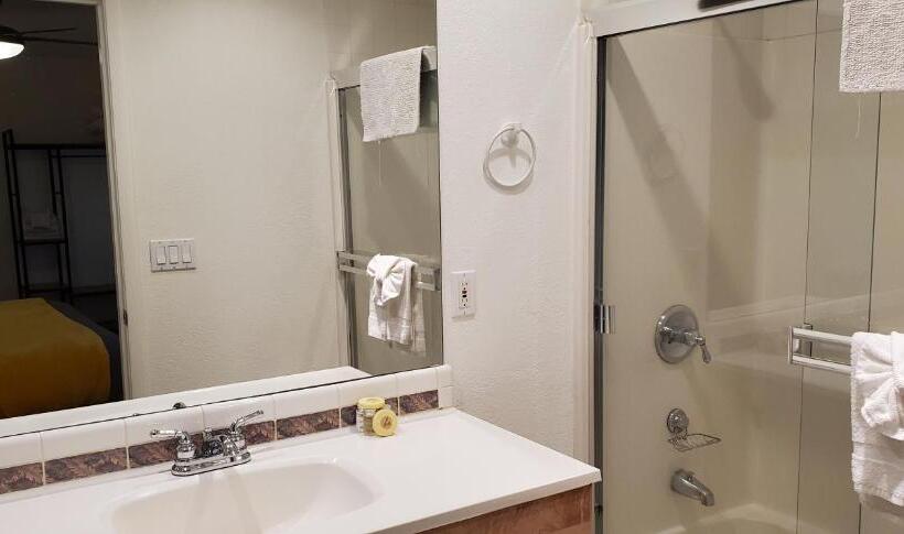 酒店 The Mammoth Inn