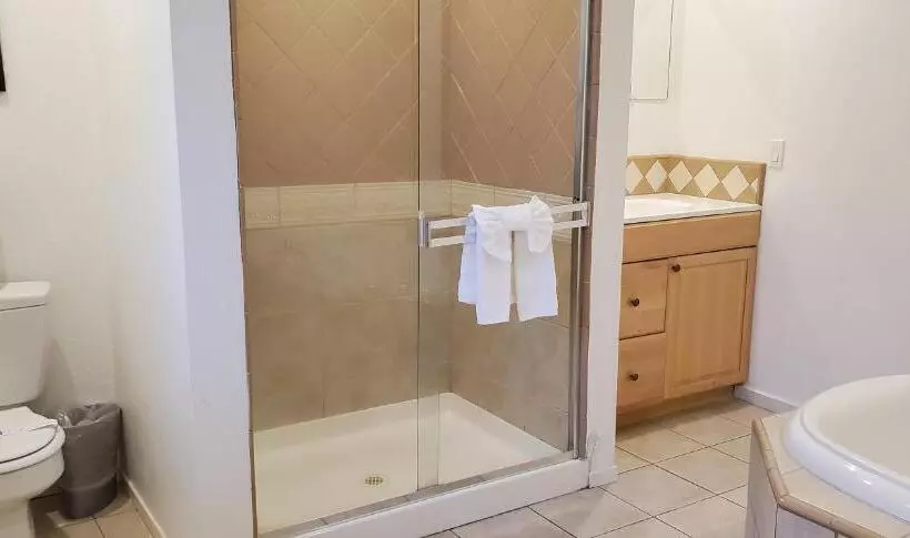 فندق The Mammoth Inn