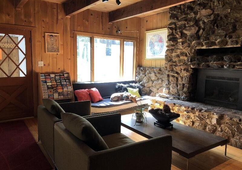 酒店 The Mammoth Inn