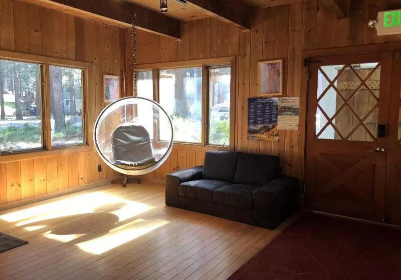 فندق The Mammoth Inn