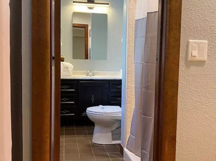 فندق The Mammoth Inn