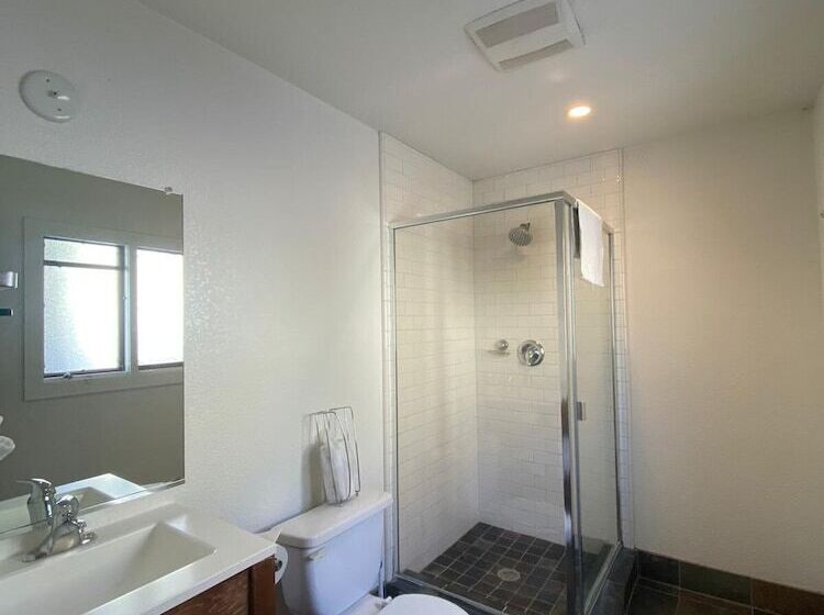 酒店 The Mammoth Inn