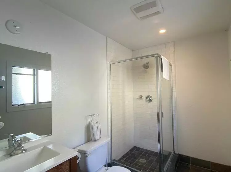 فندق The Mammoth Inn