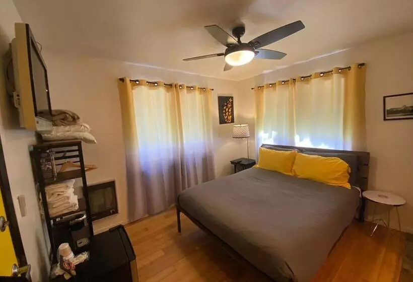 فندق The Mammoth Inn