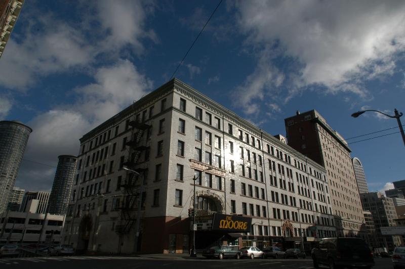 هتل The Moore