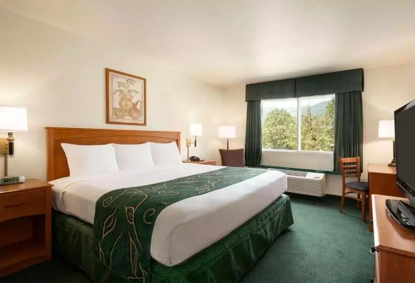 酒店 Travelodge By Wyndham Dunsmuir