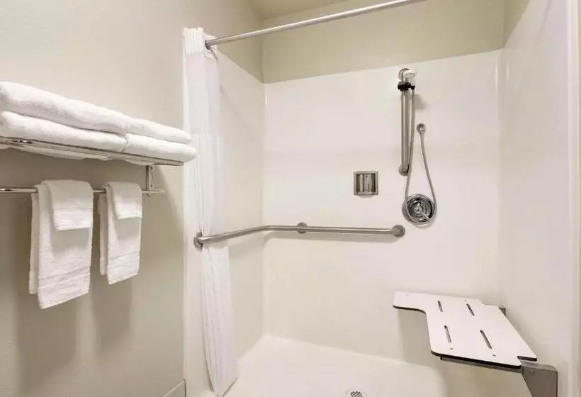 酒店 Travelodge By Wyndham Dunsmuir