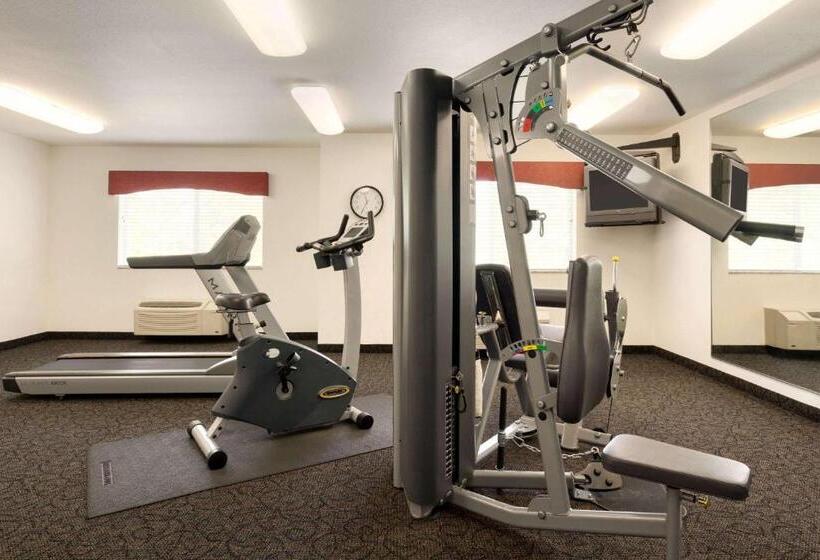 فندق Travelodge By Wyndham Dunsmuir