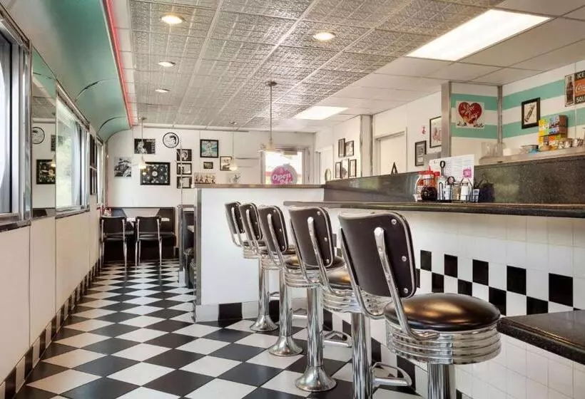 酒店 Travelodge By Wyndham Dunsmuir