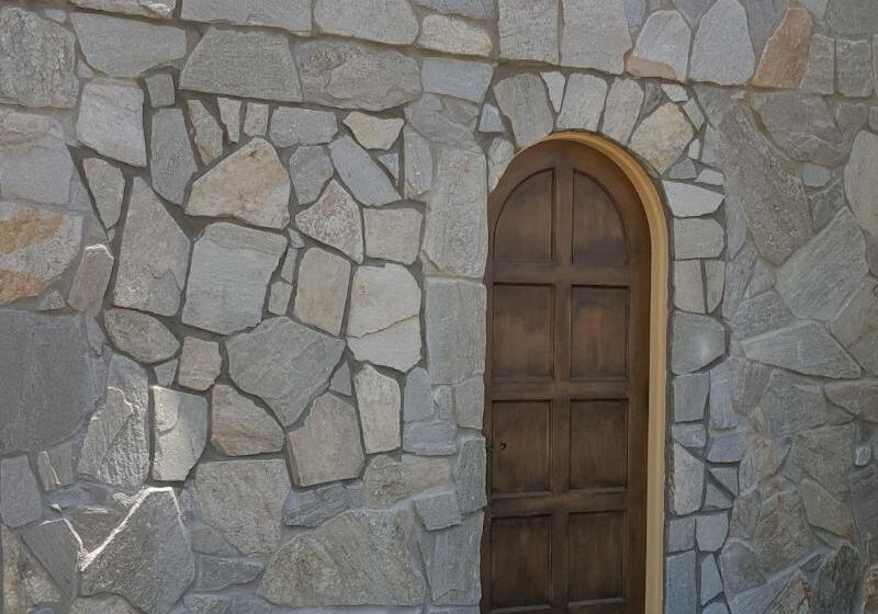 فندق على الطريق Emerald Bay Lodge