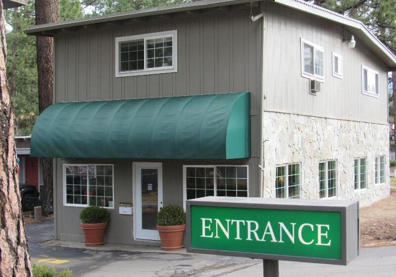 فندق على الطريق Emerald Bay Lodge