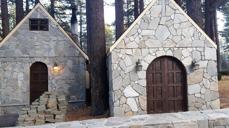 فندق على الطريق Emerald Bay Lodge