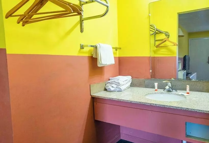 Мотель OYO Hotel Opp AL, Floral Hwy