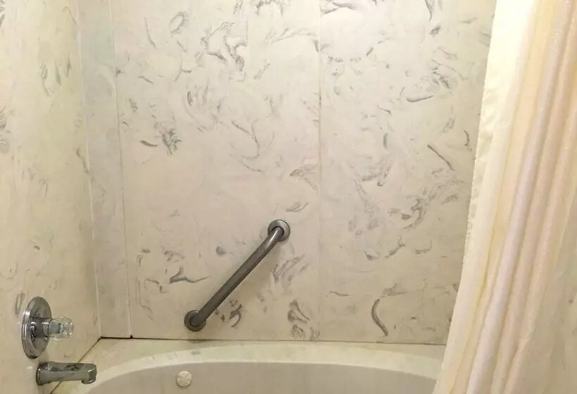 Отель America S Best Value Inn Clarksdale