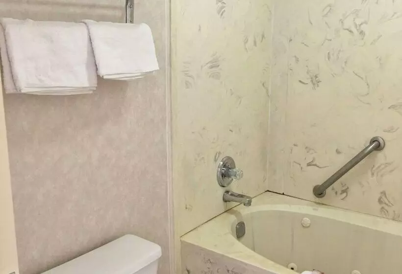 Отель America S Best Value Inn Clarksdale