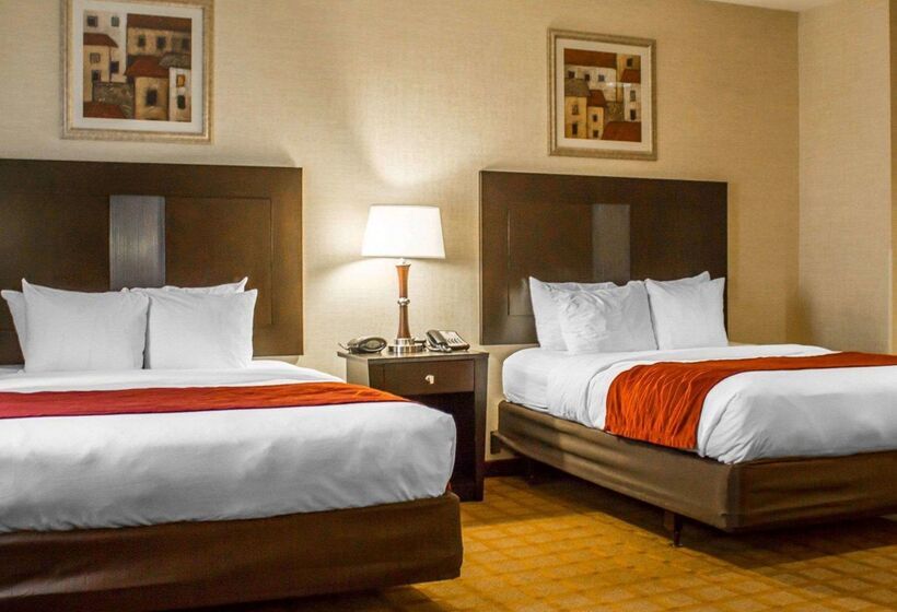 Отель Comfort Suites Edinboro