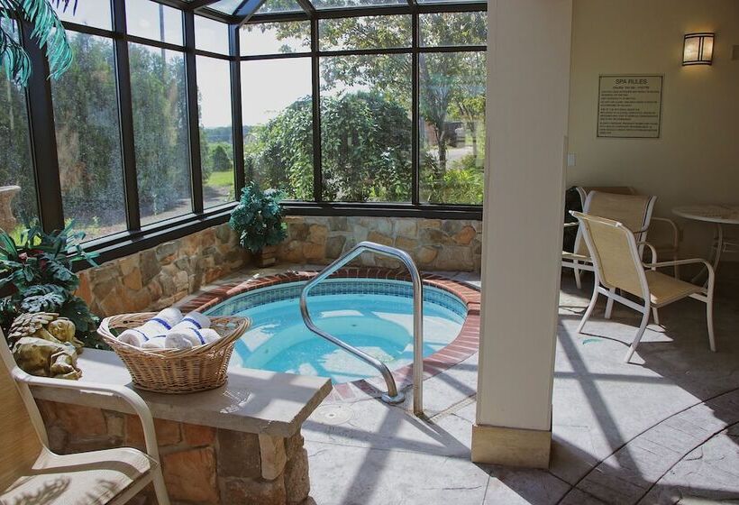 Отель Comfort Suites Edinboro