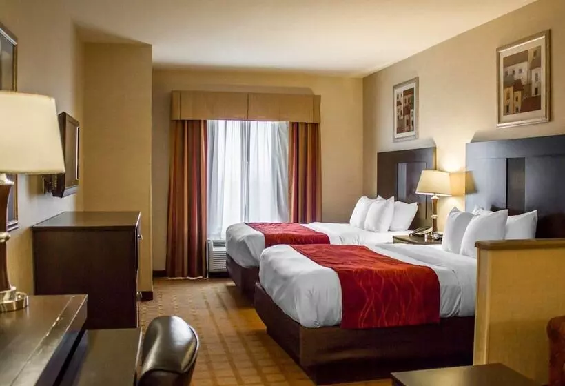 Отель Comfort Suites Edinboro