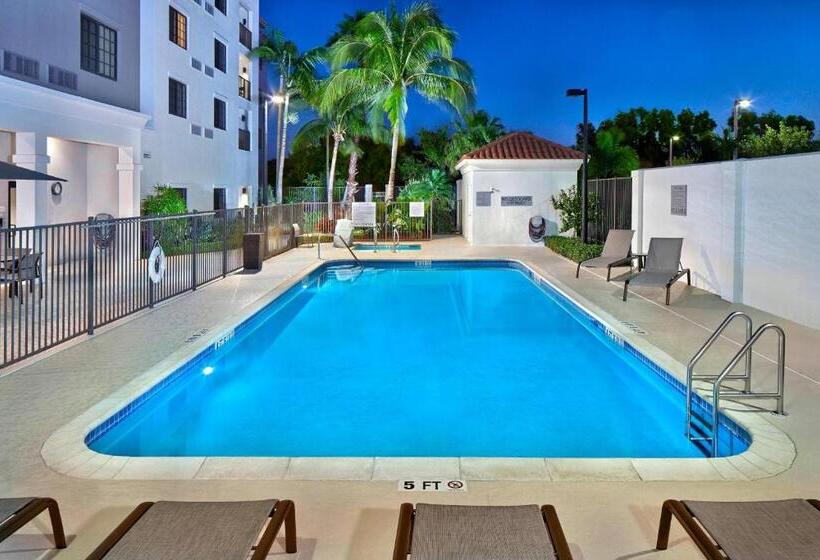 ホテル Courtyard By Marriott Stuart