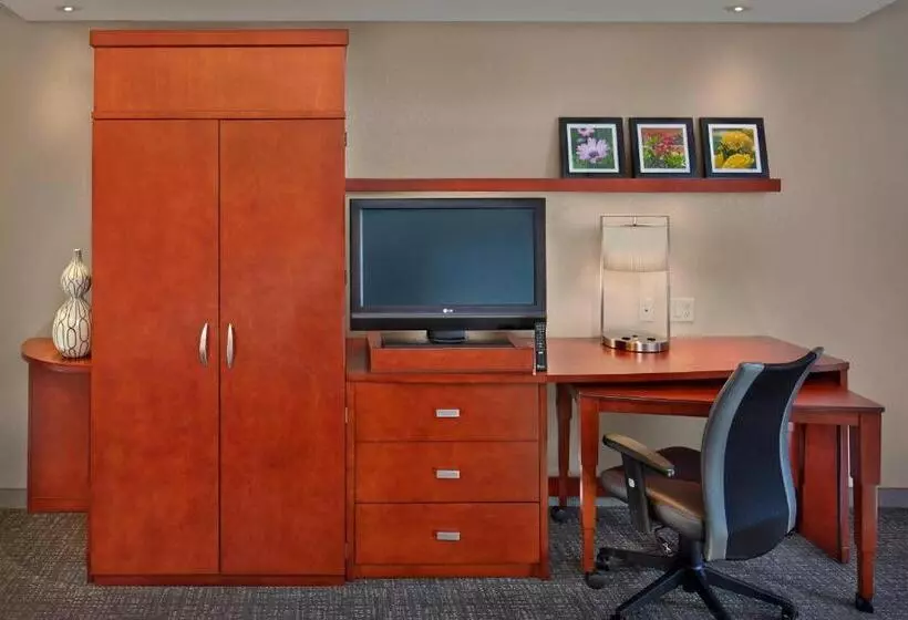 Hotel Courtyard By Marriott Stuart