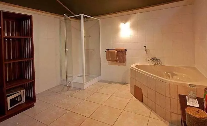 هتل Elephant Valley Lodge