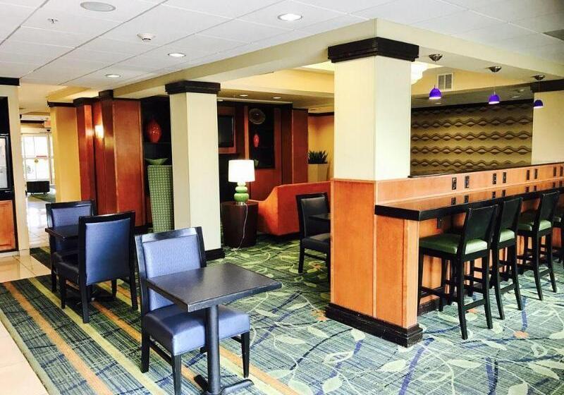 فندق Fairfield Inn & Suites Fresno Clovis
