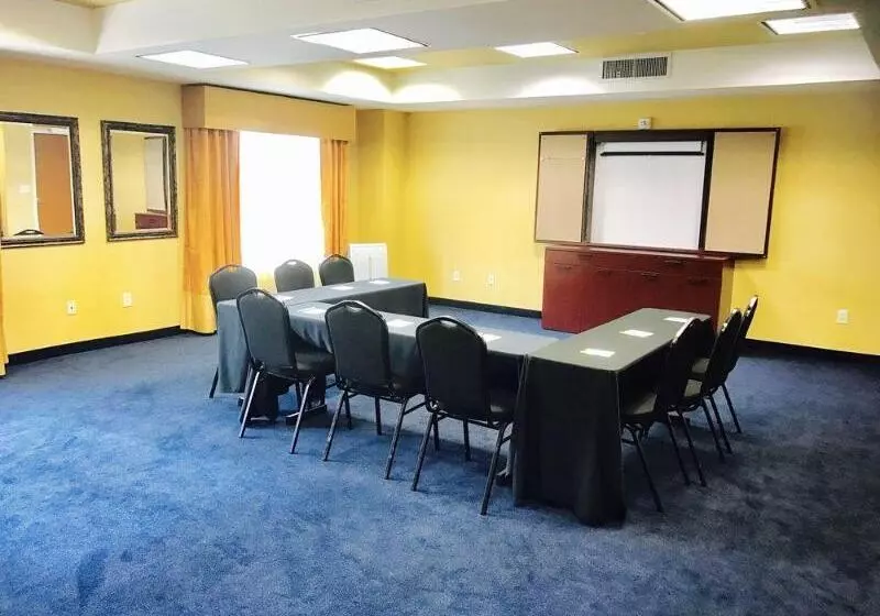 호텔 Fairfield Inn & Suites Fresno Clovis