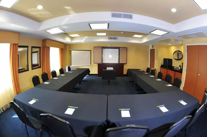 호텔 Fairfield Inn & Suites Fresno Clovis