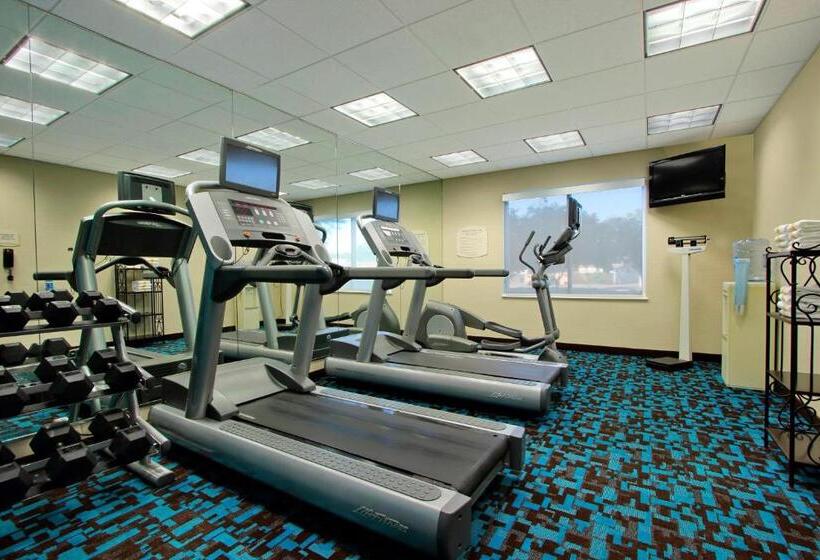 فندق Fairfield Inn & Suites Fresno Clovis