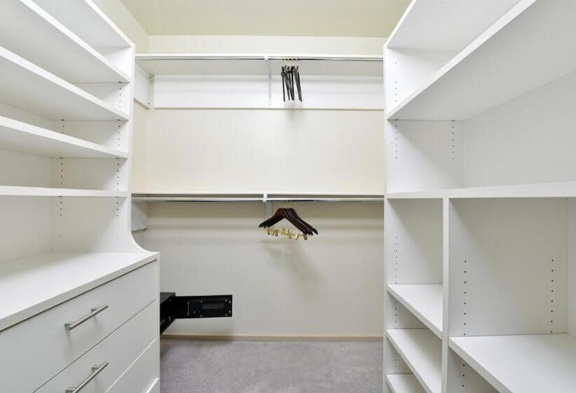 Grand Eastonian Hotel & Suites Easton