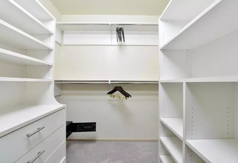 Grand Eastonian Hotel & Suites Easton