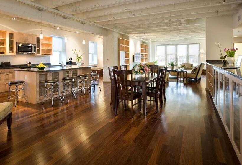 Grand Eastonian Hotel & Suites Easton