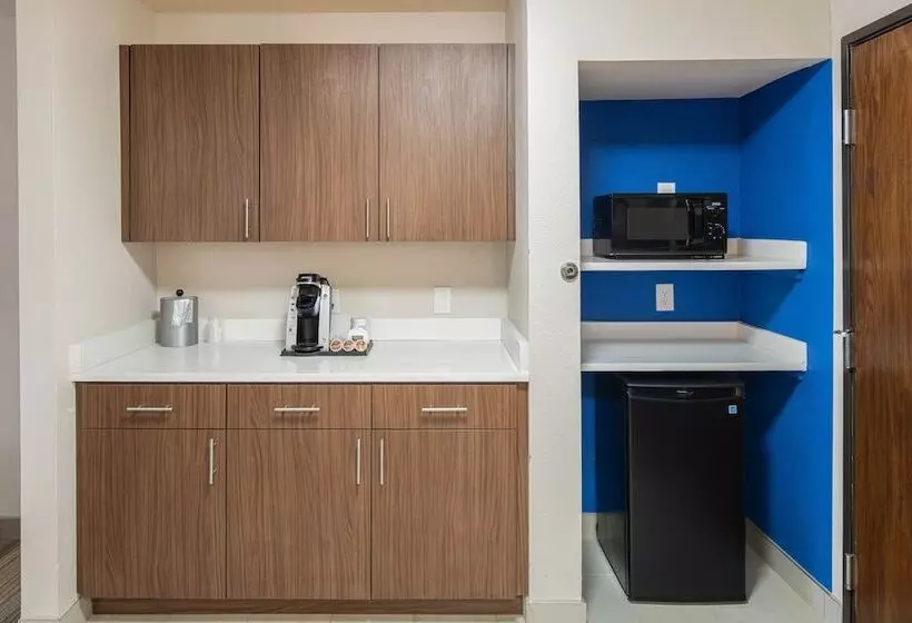 호텔 Holiday Inn Express & Suites N Waco Area   West, An Ihg